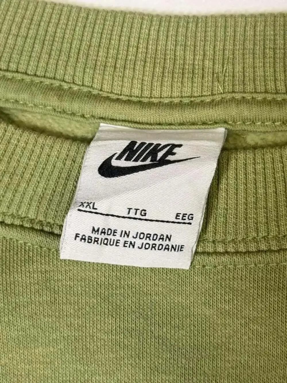Nike Women's Mini Swoosh Extra Oversized Cropped Sweatshirt Olive Green Size XXL